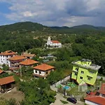 Popov Πανσιόν Marchevo