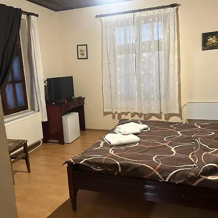 بيت ضيافة Popov 2*
